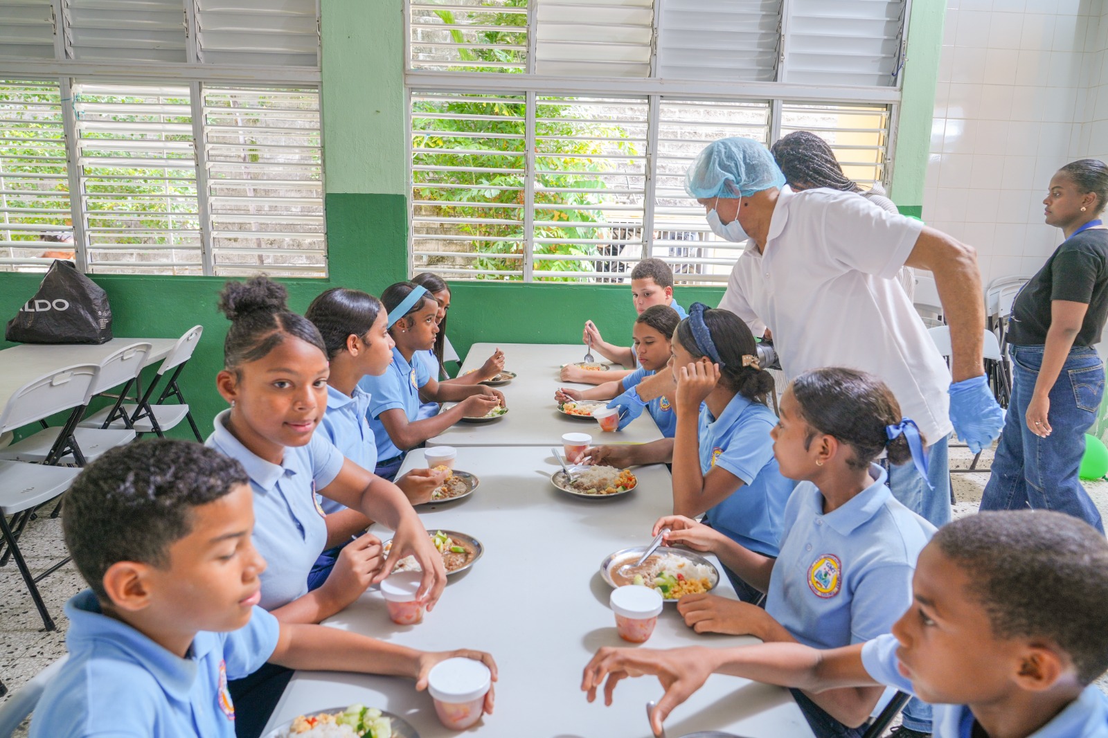 En el Día Mundial de la Alimentación, el INABIE destaca cómo se desarrollan las recetas del menú escolar destinadas a más de 2.1 millones de beneficiarios 