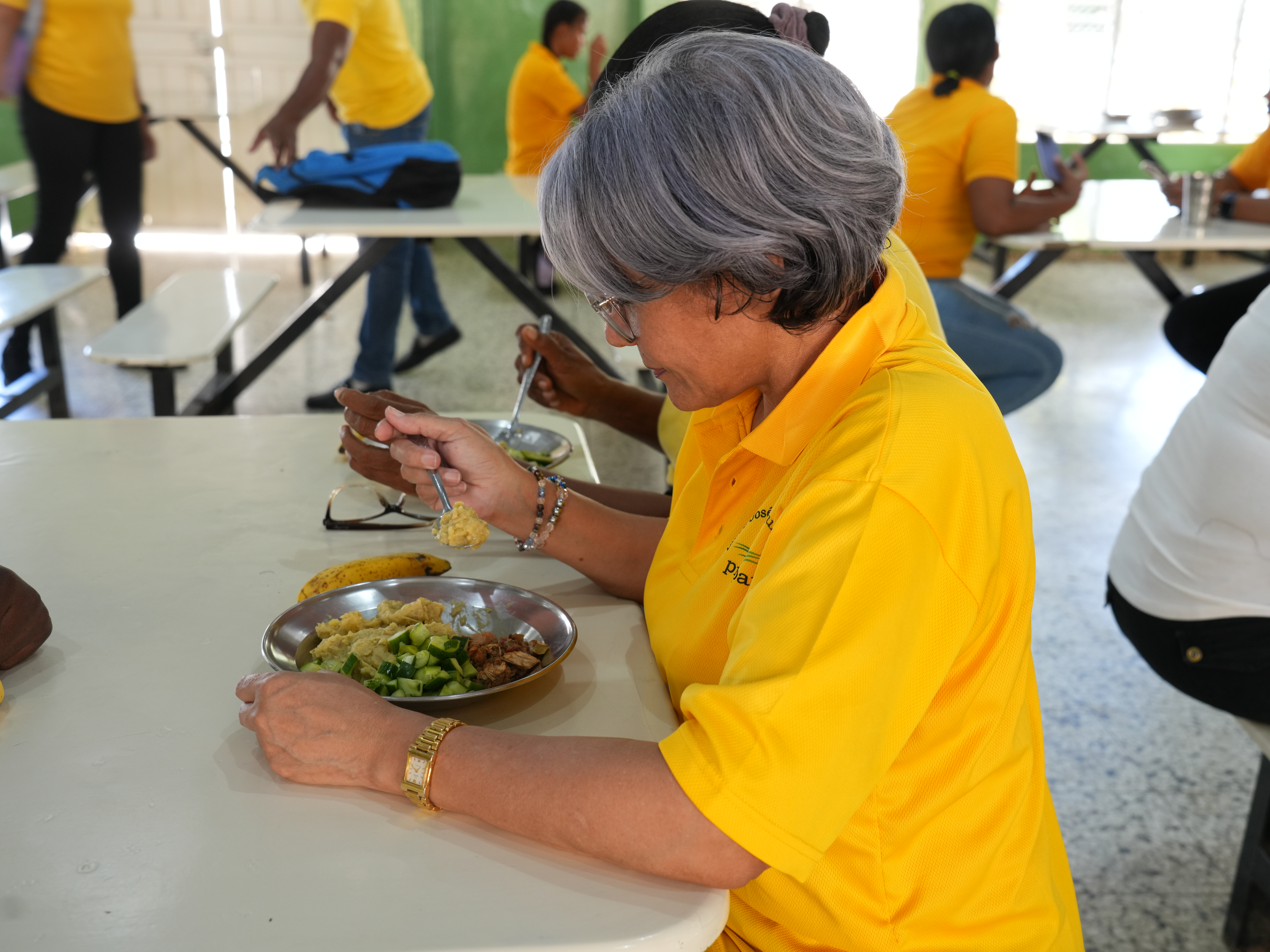 INABIE garantiza alimentación escolar a casi 150 mil jóvenes y adultos de los programas Oportunidad 14-24 y Prepara