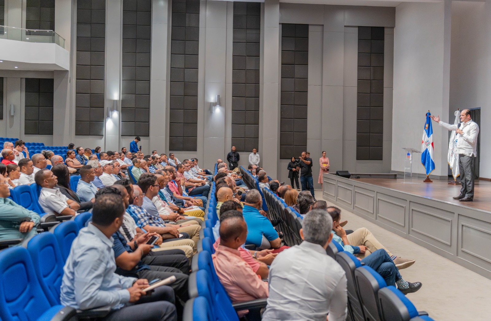 INABIE acuerda con suplidores acelerar entrega de utilería escolar