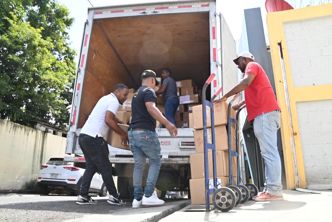 INABIE alcanza el 38 % en la entrega de utilería escolar a los distritos educativos